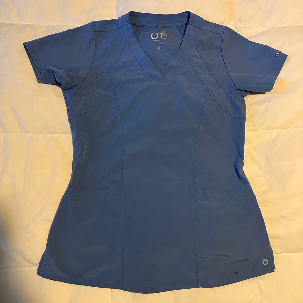 Barco scrub top